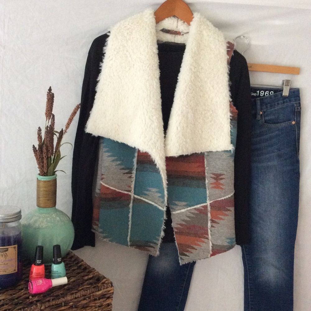 🌸🌸 Faux Sherpa and Wool Aztec Boho Vest 🌸🌸
